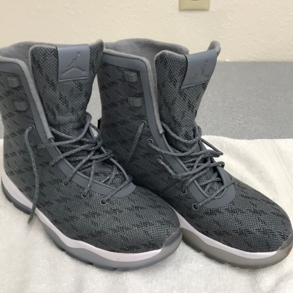 black jordan future boots